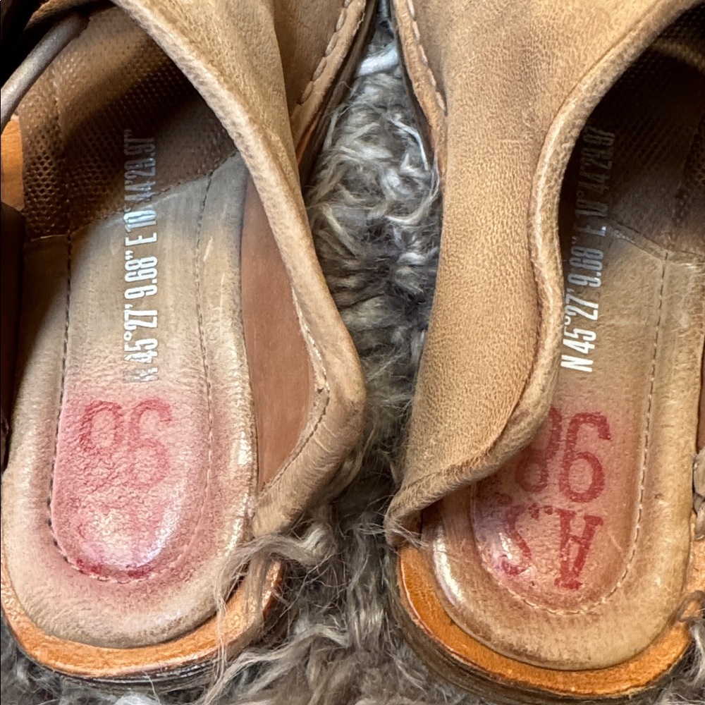 AS98 Buckle Leather Slides Distressed Taupe Sz 8 - Picture 3 of 9
